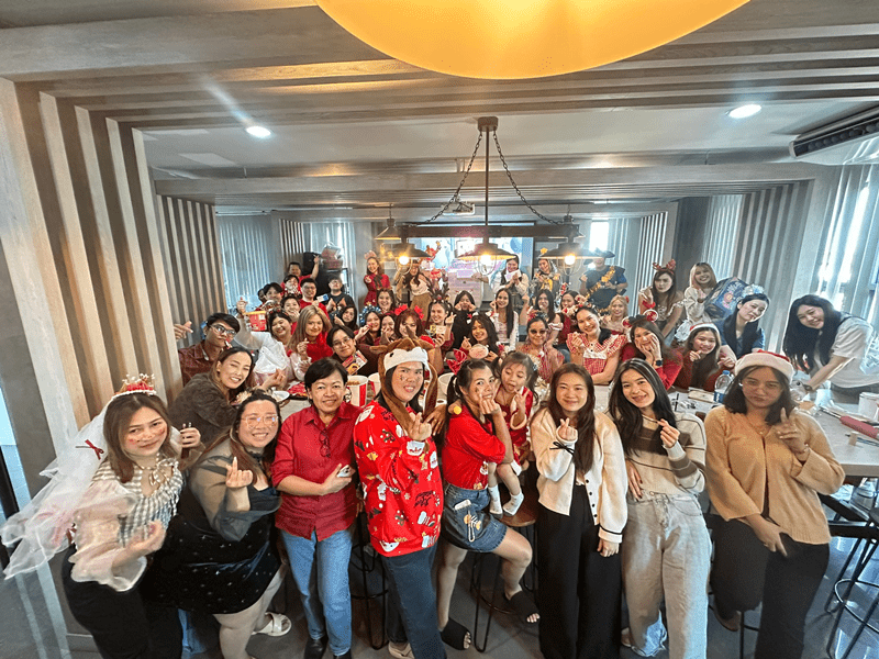 Christmas Cheers: สุขสันต์วันคริสต์มาส 